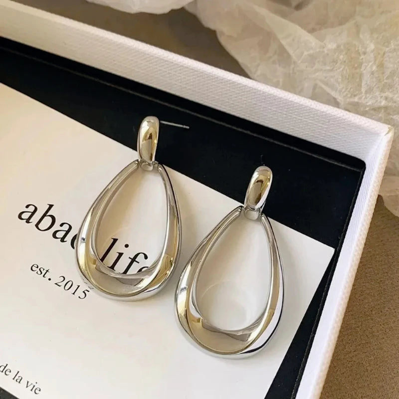 New Minimalism Retro Geometry Hollowed-out Teardrop Shape Dangle Earrings for Women Korean Temperament Jewelry Accessories Gifts